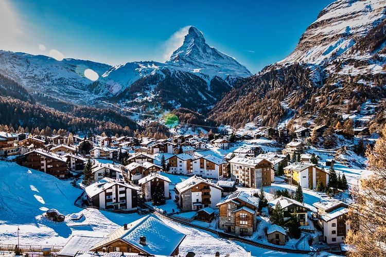 Menikmati Liburan Musim Dingin di Pegunungan Alpen Swiss